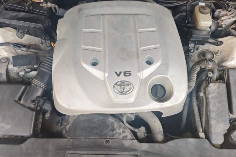 Used Toyota Reiz 2007 2.5S Engine Bay