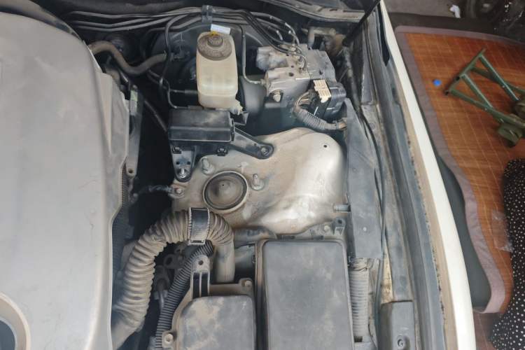 Used Toyota Reiz 2007 2.5S Engine Bay Left