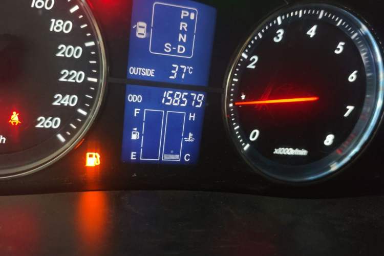 Used Toyota Reiz 2007 2.5S Odometer Close Up