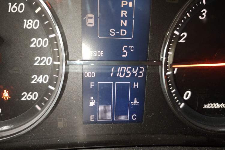Used Toyota Reiz 2007 2.5S Leather Sunroof Version Odometer Close Up