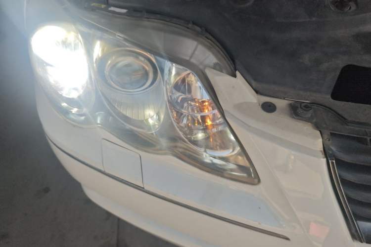 Used Toyota Reiz 2007 2.5S Right Front Headlight