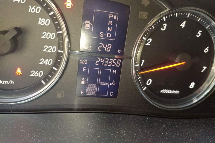 Used Toyota Reiz 2007 2.5S Leather Sunroof Version Odometer Close Up