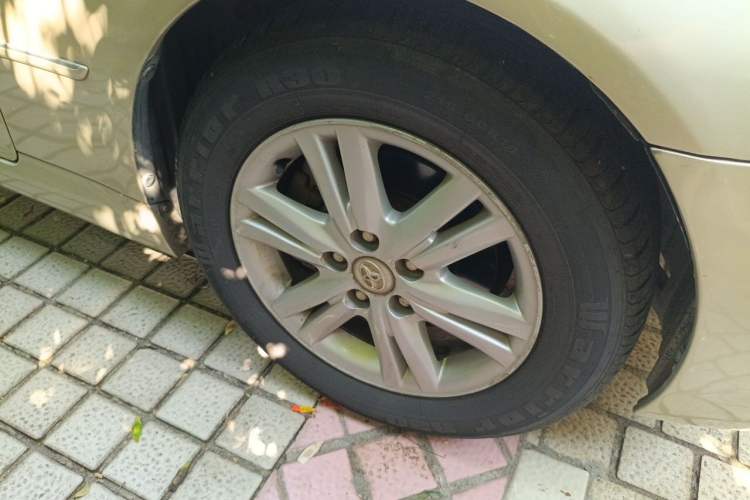 Used Toyota Reiz 2007 2.5S Leather Sunroof Version Right Front Wheel Hub