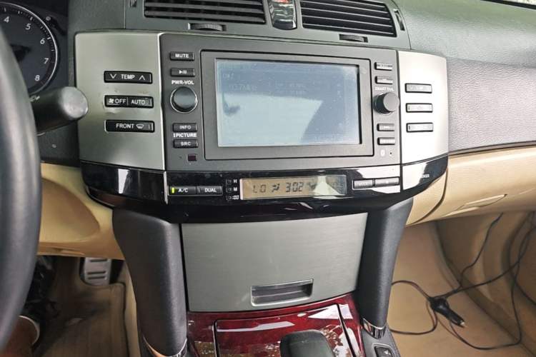 Used Toyota Reiz 2008 2.5S Special Navigation Edition Audio And AC Panel