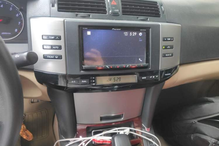 Used Toyota Reiz 2008 2.5S Special Commemorative Edition Audio And AC Panel