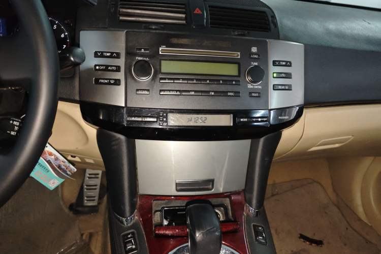Used Toyota Reiz 2008 2.5S Special Commemorative Edition Audio And AC Panel