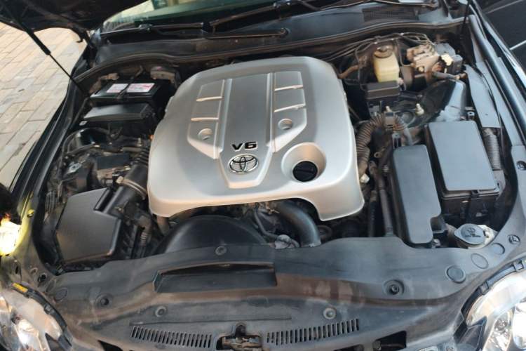 Used Toyota Reiz 2008 2.5S Special Commemorative Edition Engine Bay