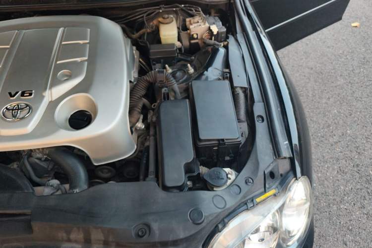 Used Toyota Reiz 2008 2.5S Special Commemorative Edition Engine Bay Left