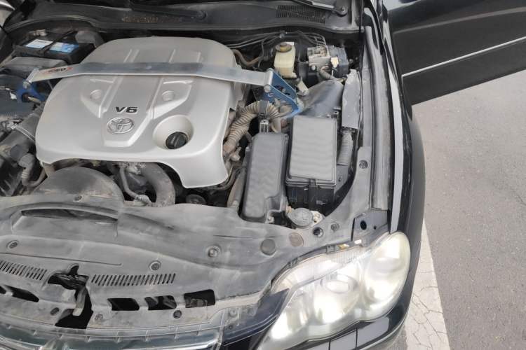 Used Toyota Reiz 2008 2.5S Special Commemorative Edition Engine Bay Left