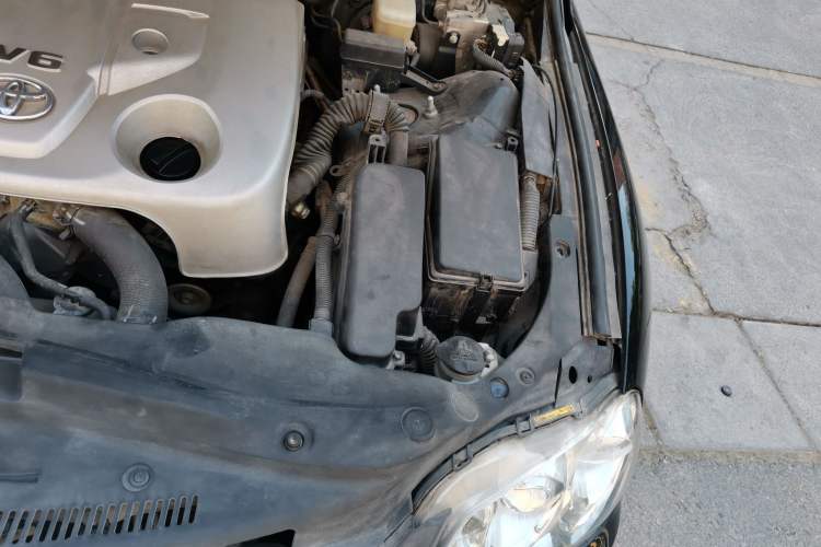 Used Toyota Reiz 2008 2.5S Special Commemorative Edition Engine Bay Left