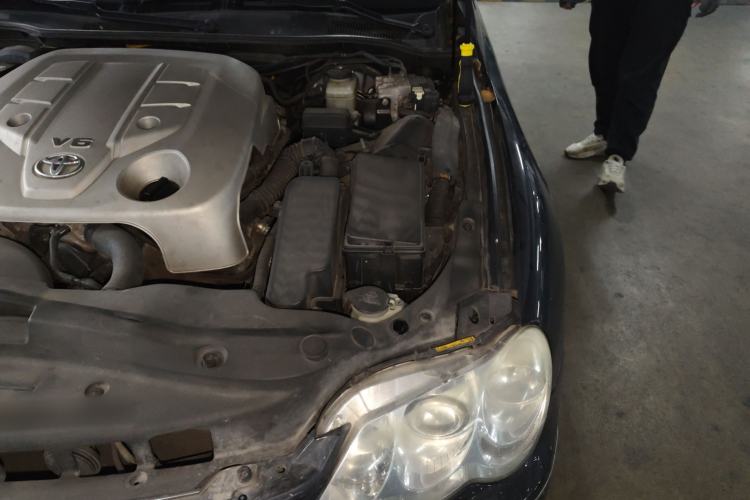 Used Toyota Reiz 2008 2.5S Special Commemorative Edition Engine Bay Left