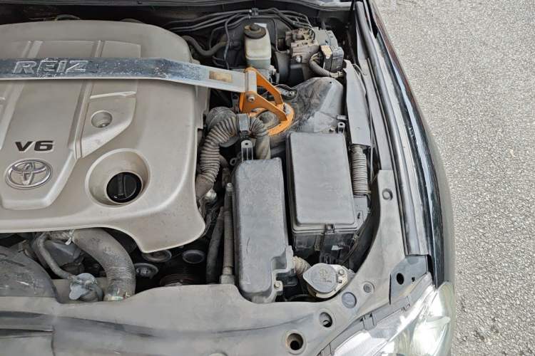 Used Toyota Reiz 2008 2.5S Special Commemorative Edition Engine Bay Left