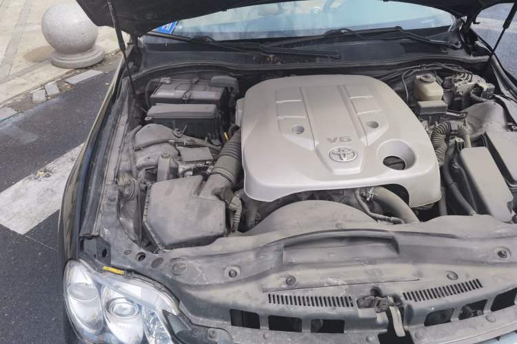 Used Toyota Reiz 2008 2.5S Special Commemorative Edition Engine Bay Right