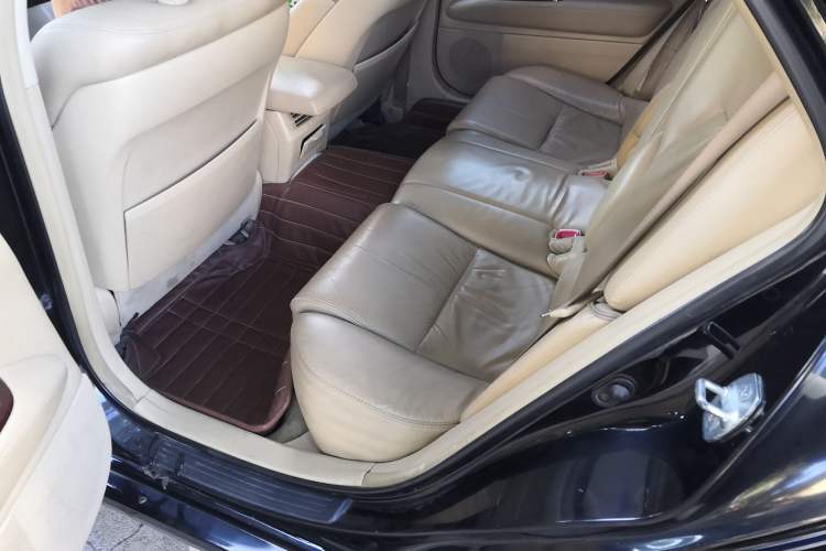 Used Toyota Reiz 2008 2.5S Special Commemorative Edition Left Rear Seat