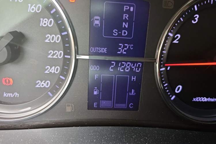 Used Toyota Reiz 2008 2.5S Special Commemorative Edition Odometer Close Up