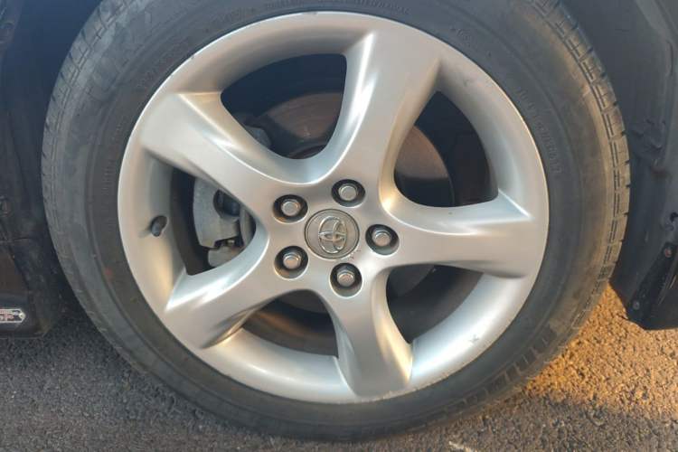 Used Toyota Reiz 2008 2.5S Special Commemorative Edition Right Front Wheel Hub