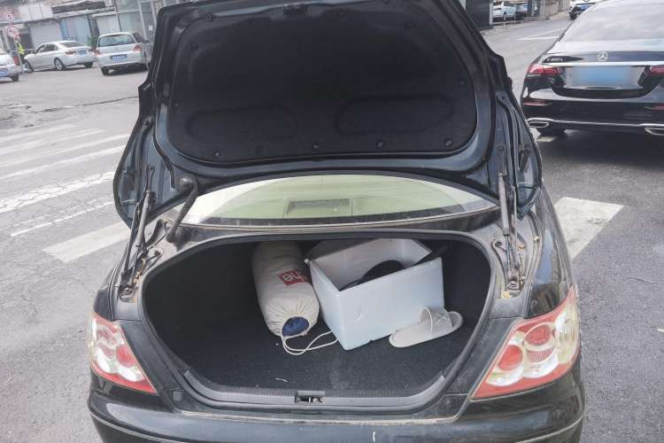 Used Toyota Reiz 2008 2.5S Special Commemorative Edition Trunk