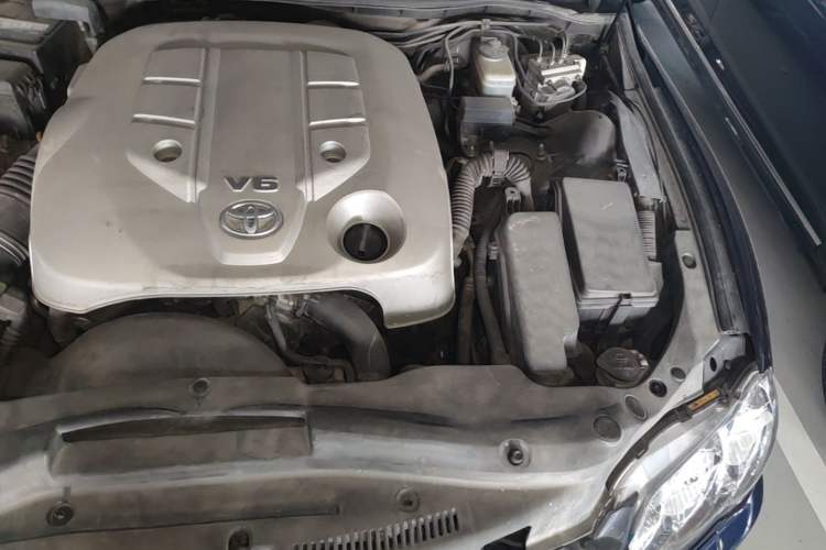 Used Toyota Reiz 2008 2.5S Special Commemorative Edition Engine Bay Left