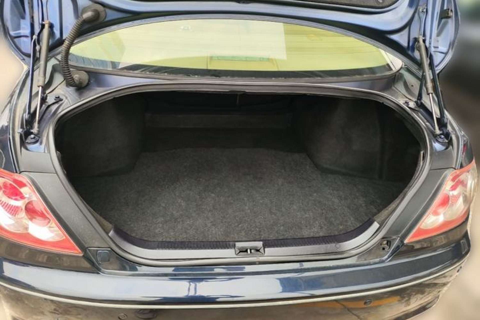 Used Toyota Reiz 2008 2.5S Special Commemorative Edition Trunk