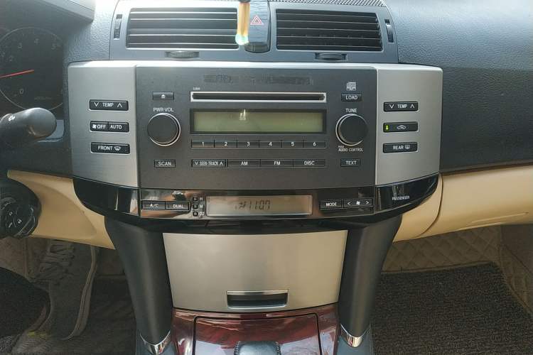 Used Toyota Reiz 2008 2.5S Special Commemorative Edition Audio And AC Panel