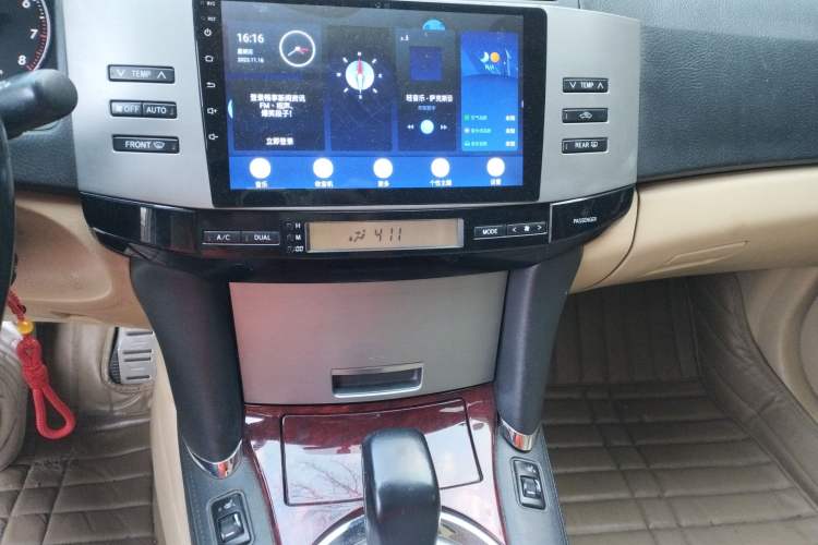 Used Toyota Reiz 2008 2.5S Special Commemorative Edition Audio And AC Panel