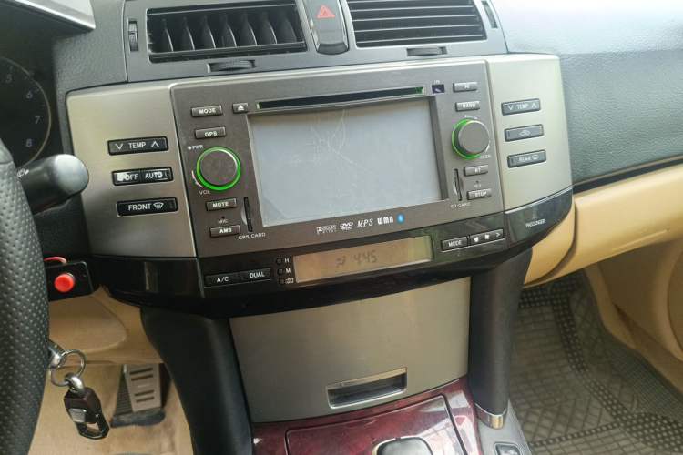 Used Toyota Reiz 2008 2.5S Special Commemorative Edition Audio And AC Panel