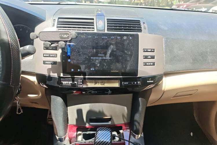 Used Toyota Reiz 2008 2.5S Special Commemorative Edition Audio And AC Panel
