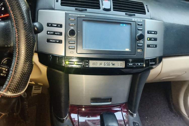 Used Toyota Reiz 2008 2.5S Special Commemorative Edition Audio And AC Panel