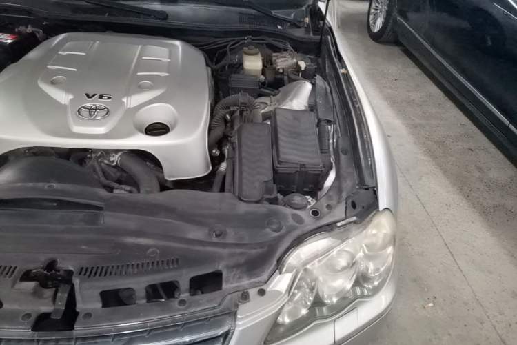 Used Toyota Reiz 2008 2.5S Special Commemorative Edition Engine Bay Left