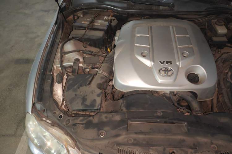 Used Toyota Reiz 2008 2.5S Special Commemorative Edition Engine Bay Right