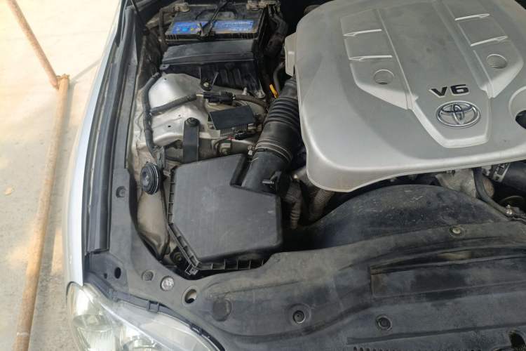 Used Toyota Reiz 2008 2.5S Special Commemorative Edition Engine Bay Right