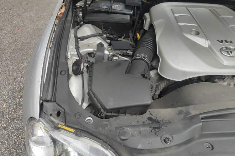 Used Toyota Reiz 2008 2.5S Special Commemorative Edition Engine Bay Right