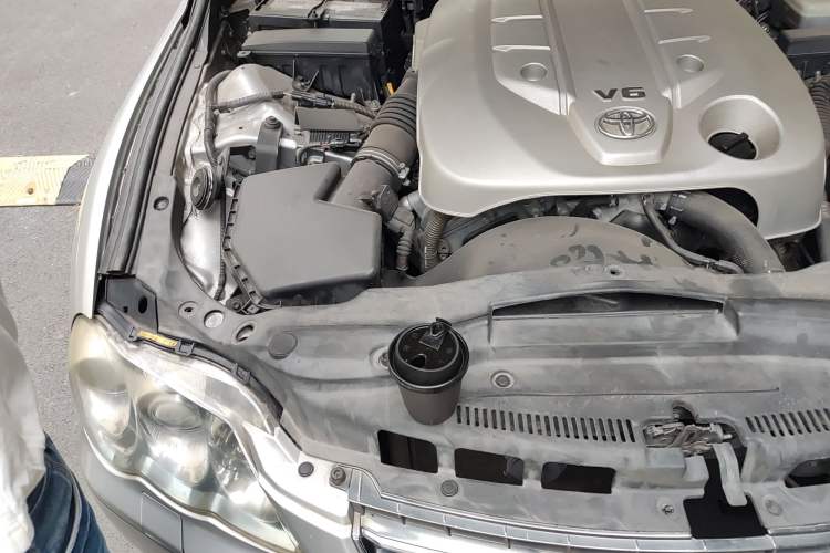 Used Toyota Reiz 2008 2.5S Special Commemorative Edition Engine Bay Right