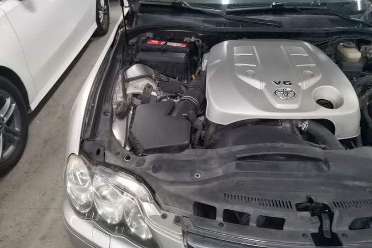 Used Toyota Reiz 2008 2.5S Special Commemorative Edition Engine Bay Right