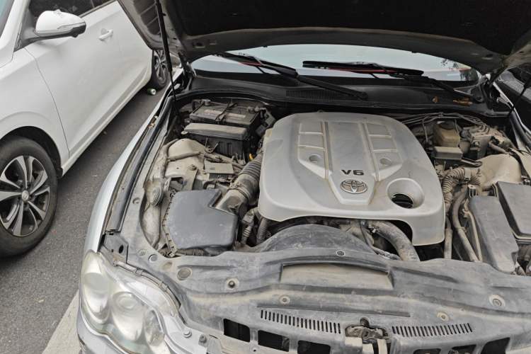 Used Toyota Reiz 2008 2.5S Special Commemorative Edition Engine Bay Right