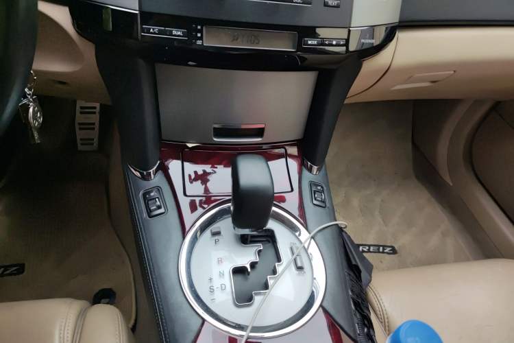 Used Toyota Reiz 2008 2.5S Special Commemorative Edition Gear Lever