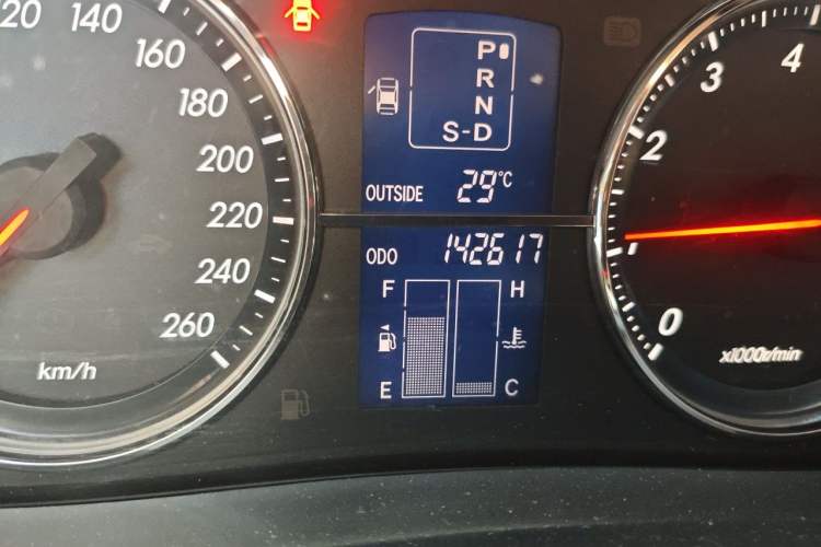 Used Toyota Reiz 2008 2.5S Special Commemorative Edition Odometer Close Up