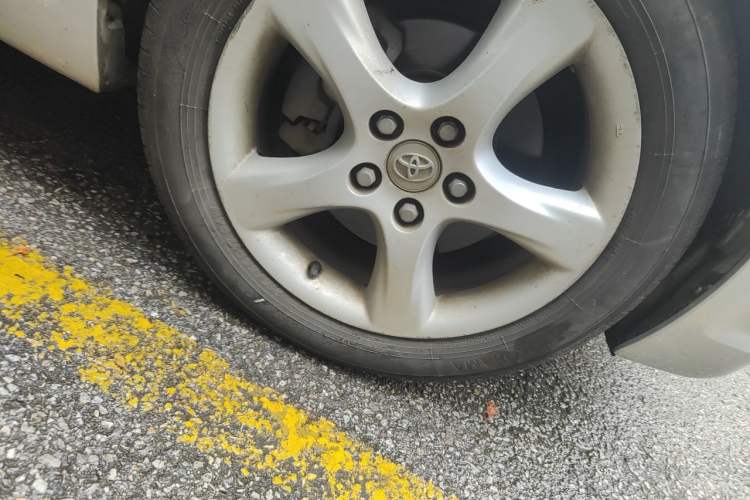 Used Toyota Reiz 2008 2.5S Special Commemorative Edition Right Front Wheel Hub