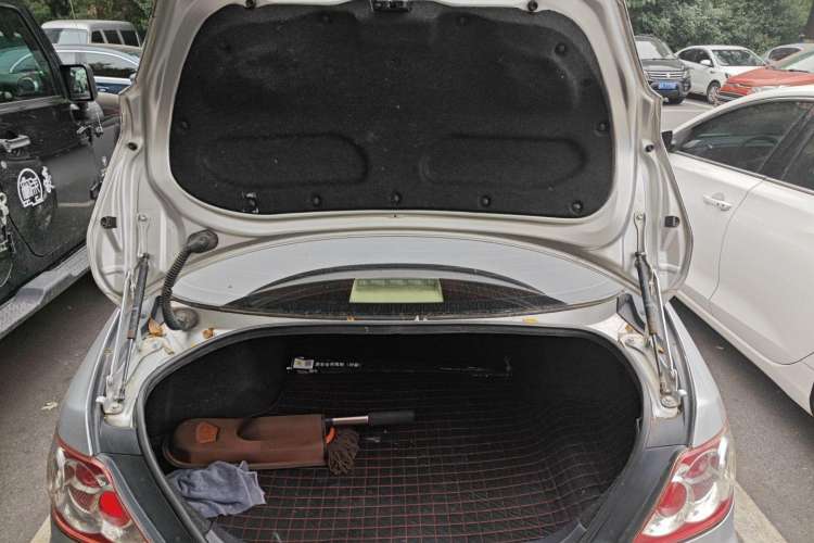 Used Toyota Reiz 2008 2.5S Special Commemorative Edition Trunk