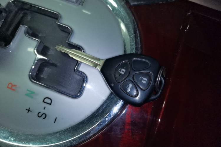Used Toyota Reiz 2008 2.5S Special Commemorative Edition Vehicle Key