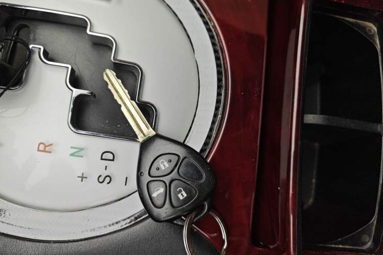 Used Toyota Reiz 2008 2.5S Special Commemorative Edition Vehicle Key