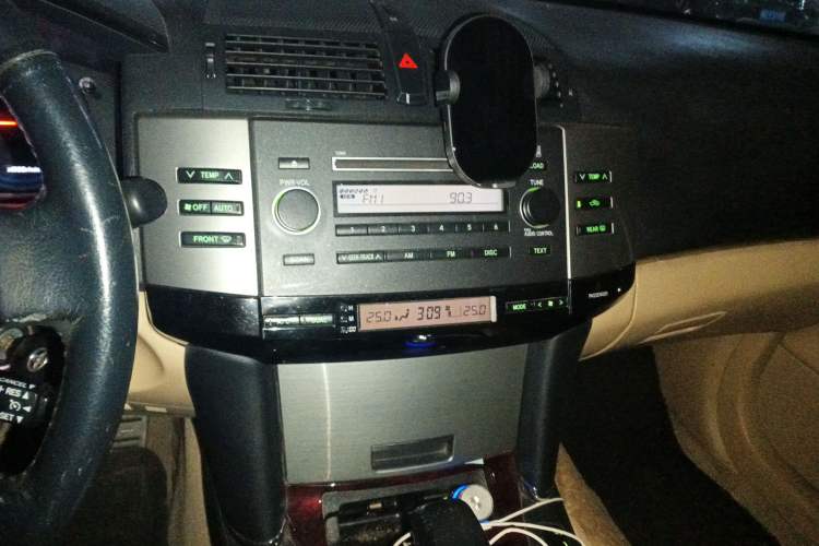 Used Toyota Reiz 2008 2.5S Special Commemorative Edition Audio And AC Panel