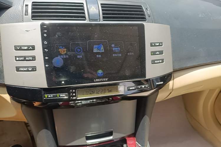 Used Toyota Reiz 2008 2.5S Special Commemorative Edition Audio And AC Panel