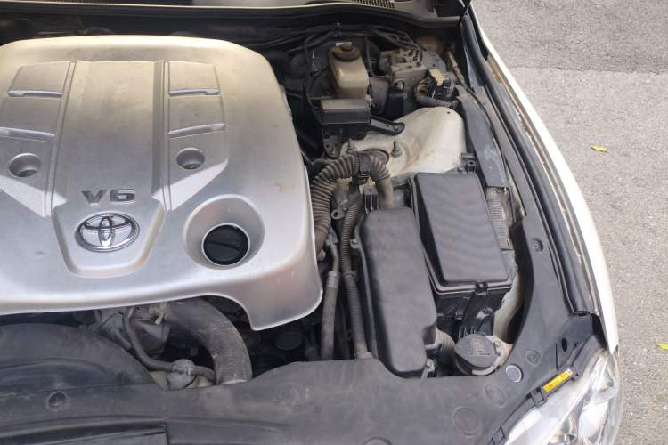 Used Toyota Reiz 2008 2.5S Special Commemorative Edition Engine Bay Left