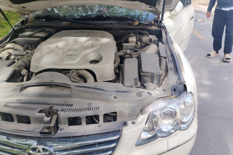 Used Toyota Reiz 2008 2.5S Special Commemorative Edition Engine Bay Left