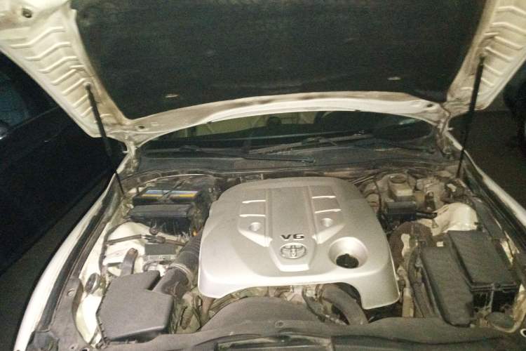 Used Toyota Reiz 2008 2.5S Special Commemorative Edition Engine Bay