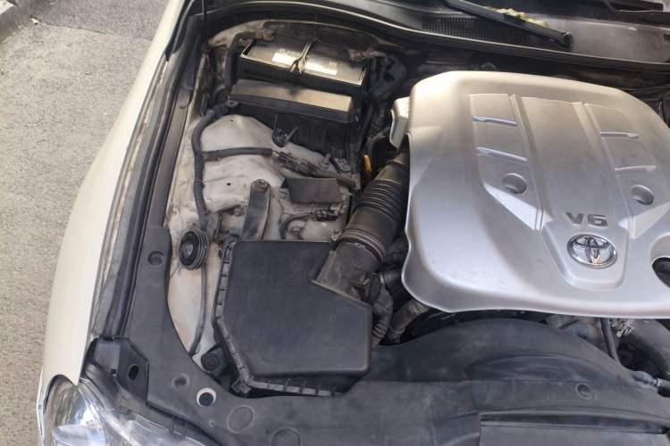 Used Toyota Reiz 2008 2.5S Special Commemorative Edition Engine Bay Right