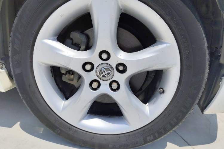 Used Toyota Reiz 2008 2.5S Special Commemorative Edition Right Front Wheel Hub