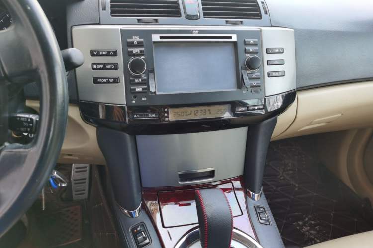 Used Toyota Reiz 2009 2.5S Comfort Edition Audio And AC Panel