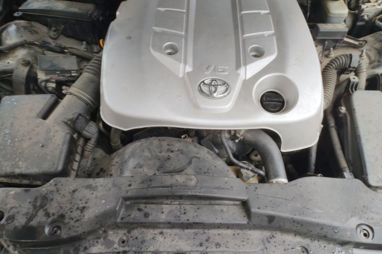 Used Toyota Reiz 2009 2.5S AVX Version Engine Bay